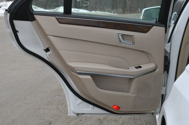 Vehicle image 20 of 31
