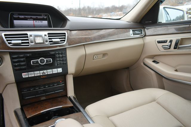 Vehicle image 23 of 31