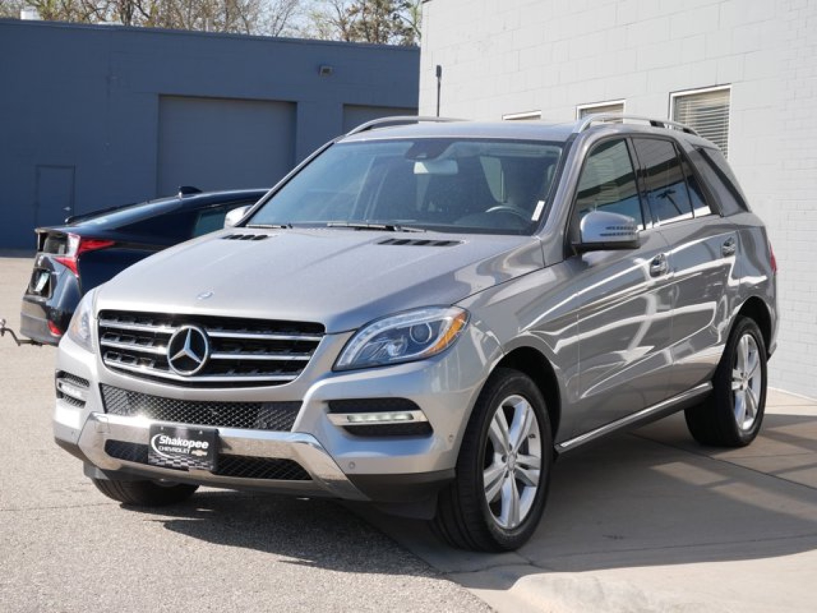 Vehicle image 2 of 27