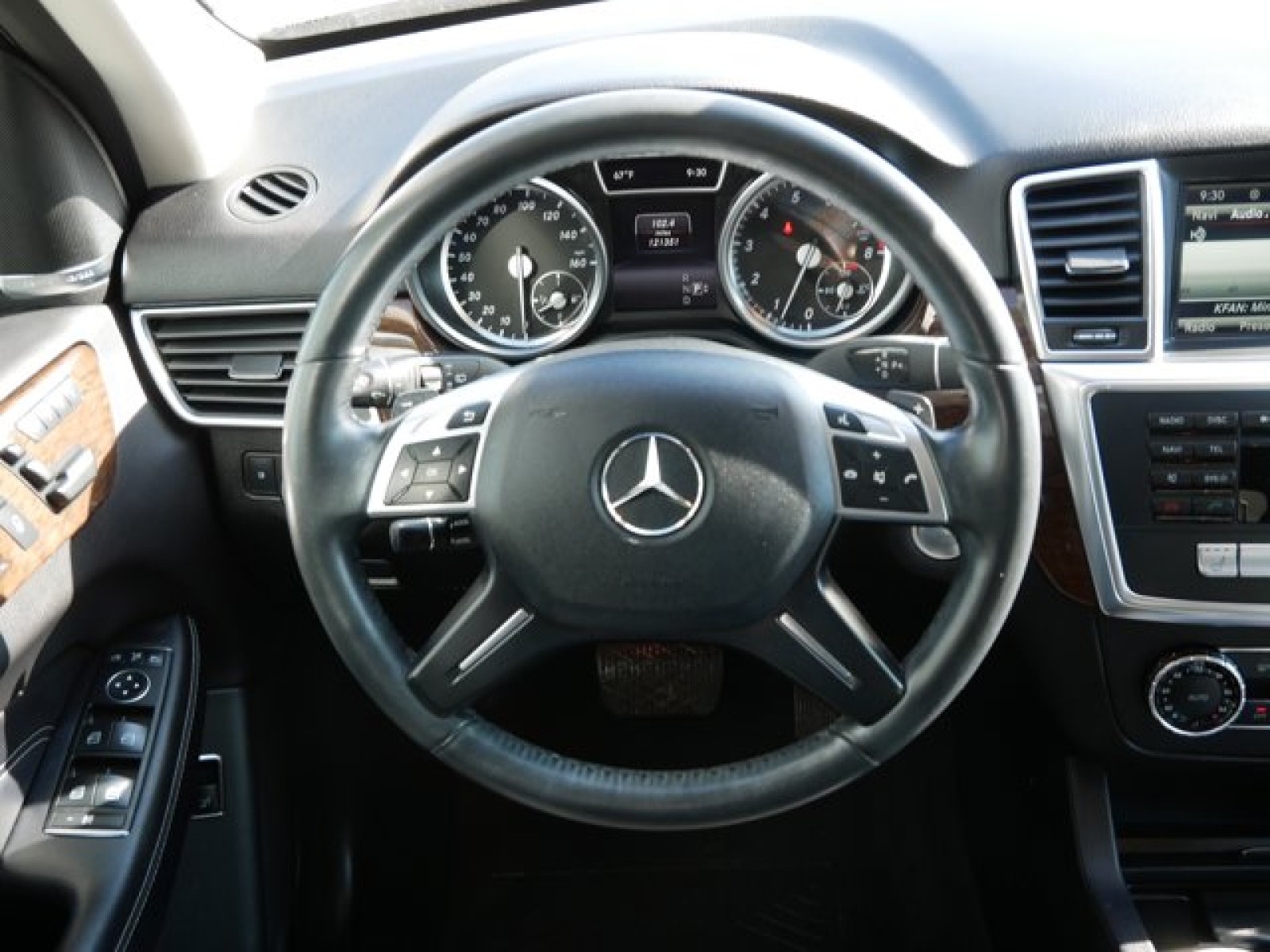 Vehicle image 10 of 27