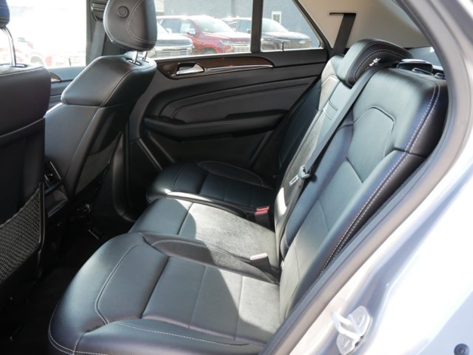 Vehicle image 9 of 27