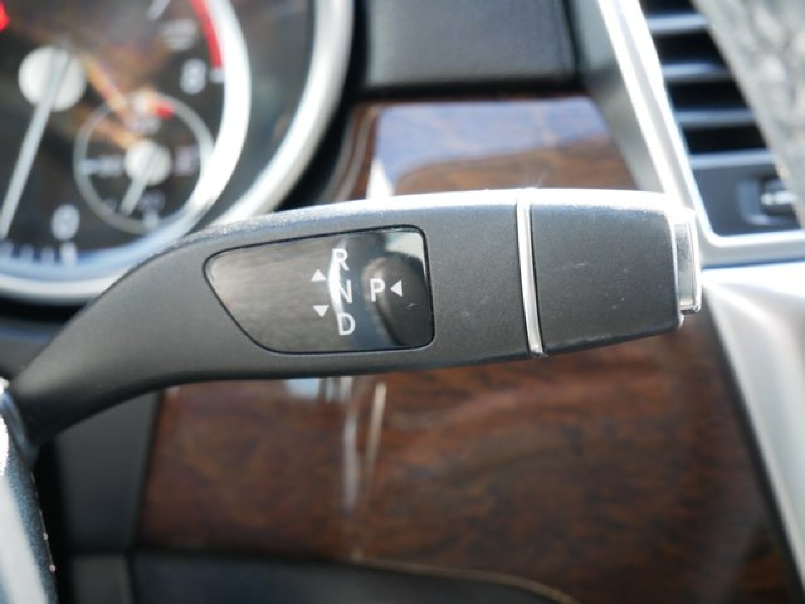 Vehicle image 20 of 27