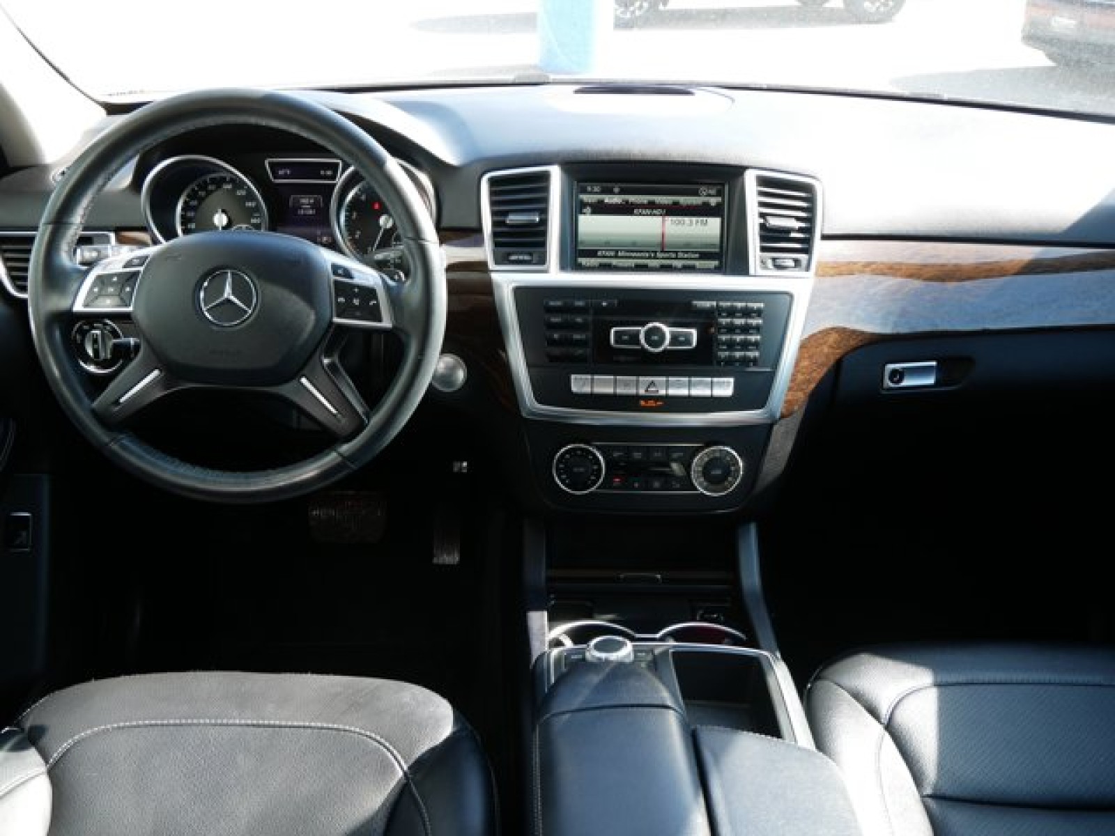 Vehicle image 11 of 27