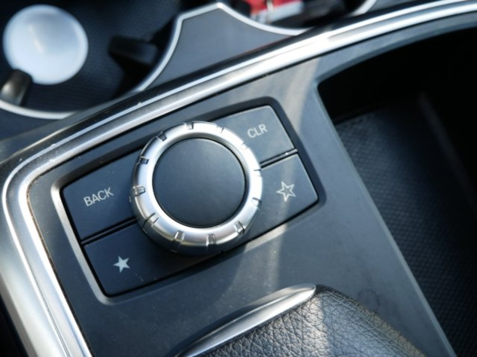 Vehicle image 24 of 27