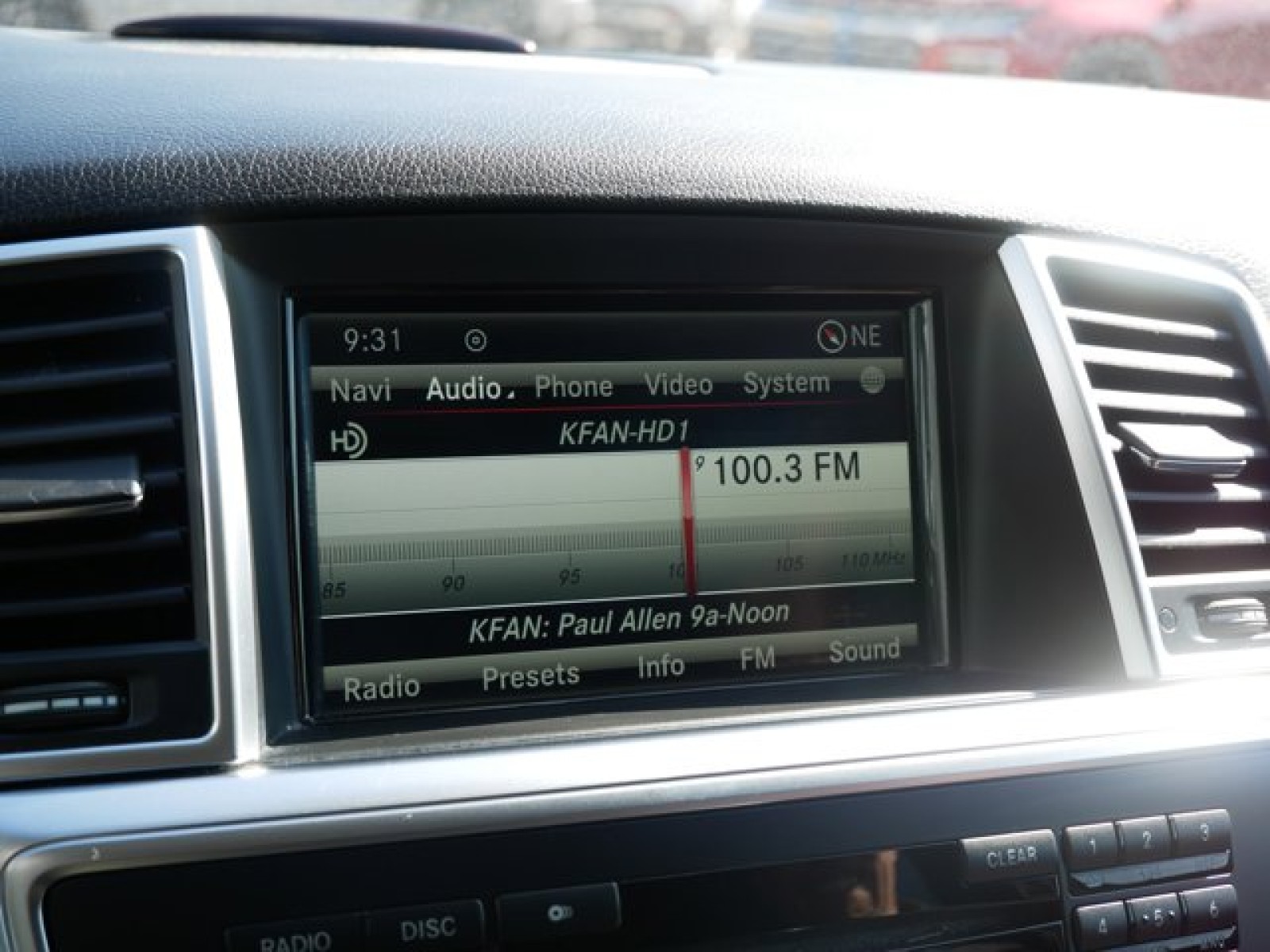 Vehicle image 21 of 27