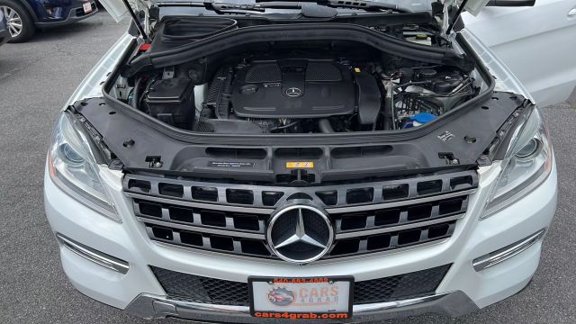 Vehicle image 38 of 42