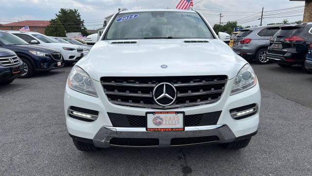 Vehicle image 8 of 42