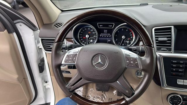 Vehicle image 20 of 42