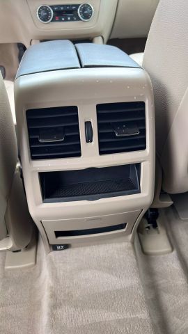 Vehicle image 25 of 42