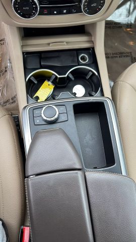 Vehicle image 22 of 42