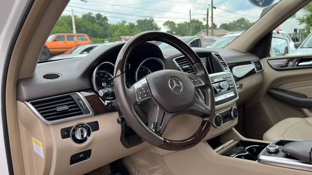 Vehicle image 9 of 42