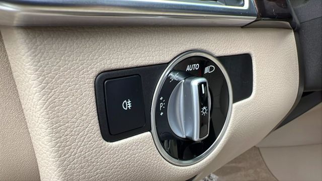 Vehicle image 14 of 42