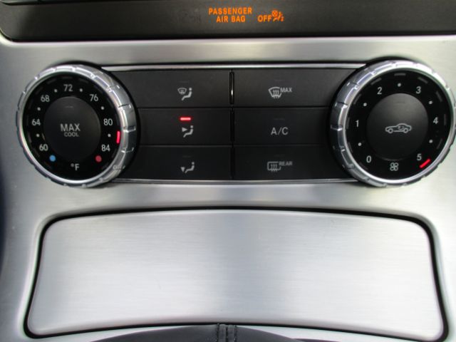 Vehicle image 26 of 36