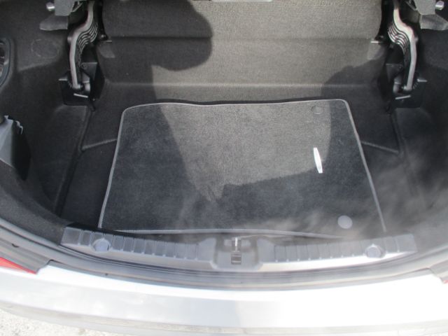 Vehicle image 32 of 36