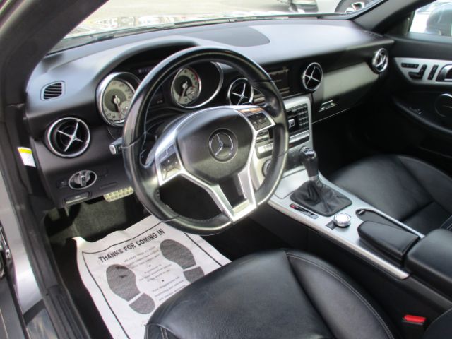 Vehicle image 17 of 36