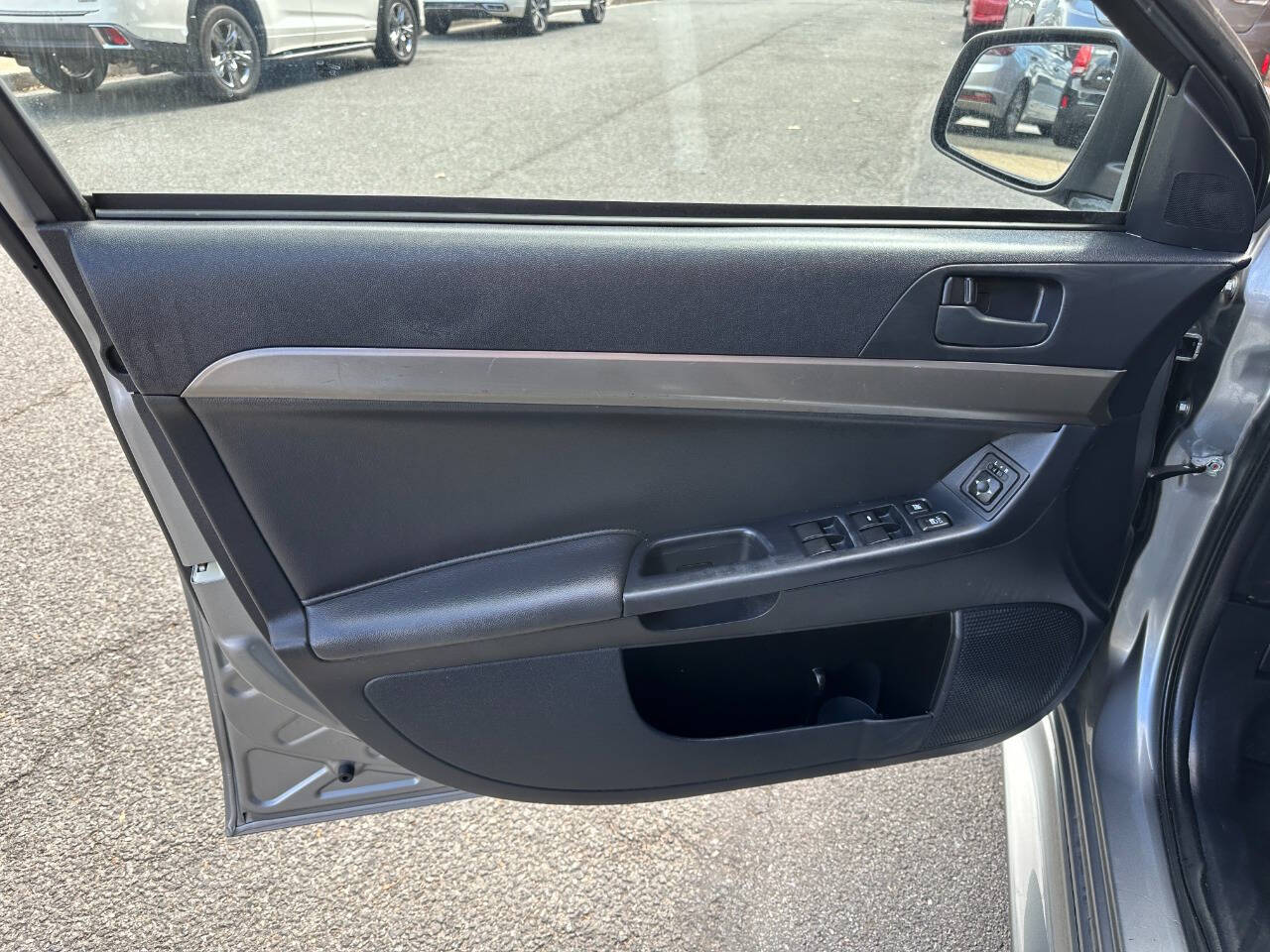 Vehicle image 10 of 22