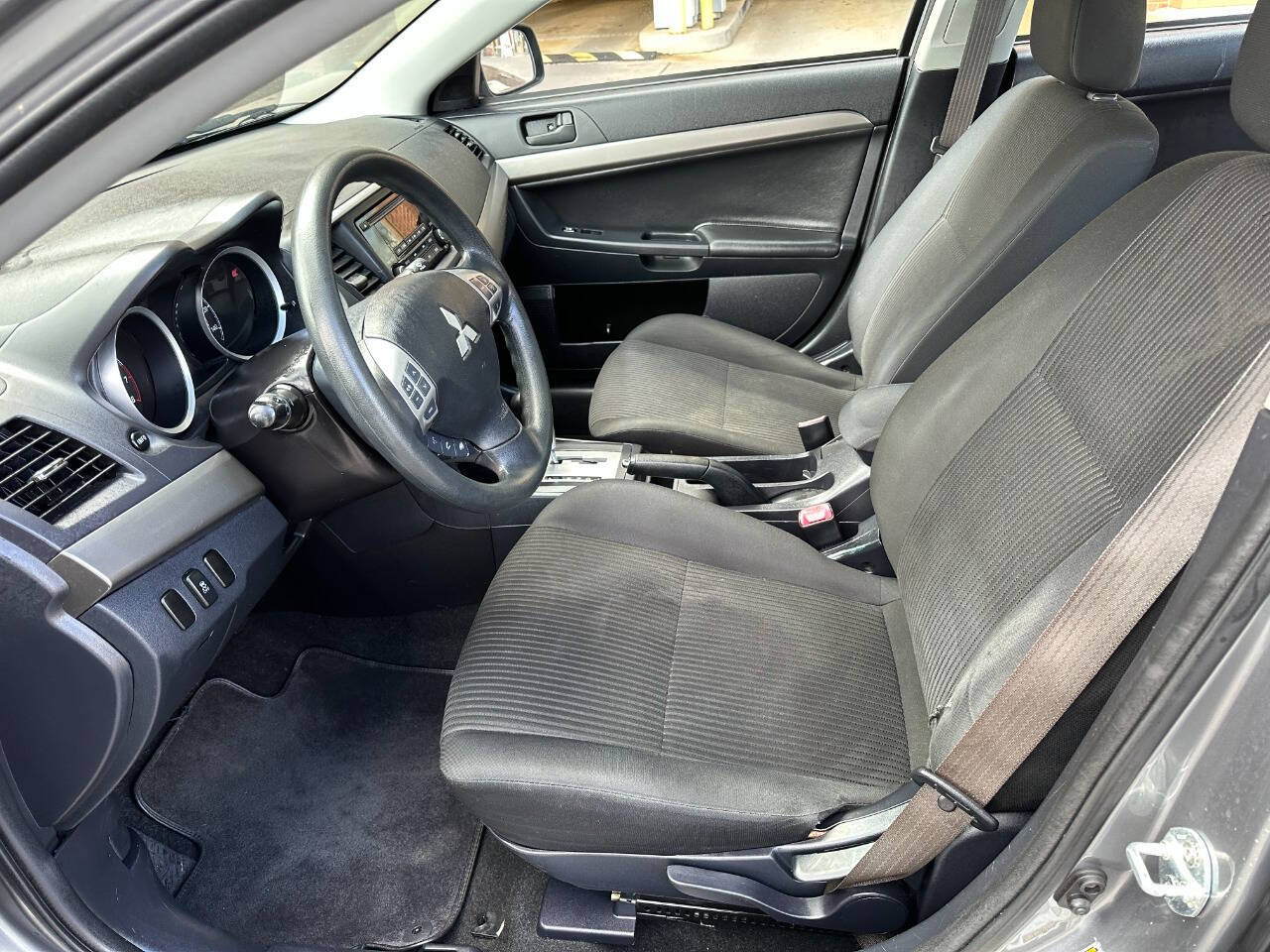 Vehicle image 9 of 22