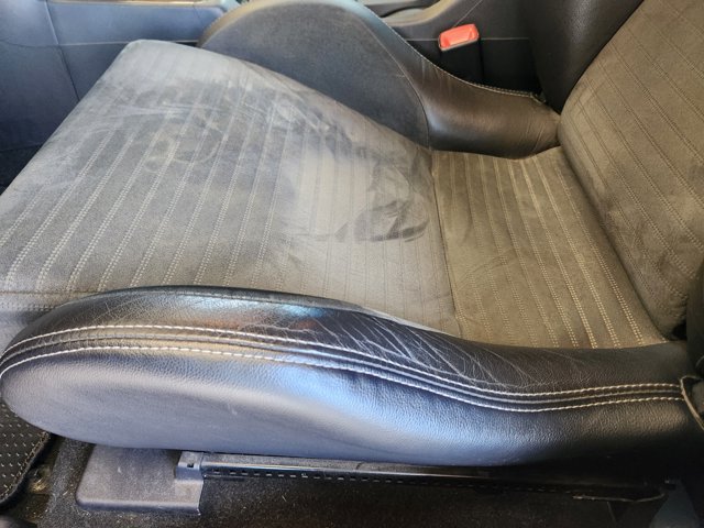Vehicle image 17 of 22