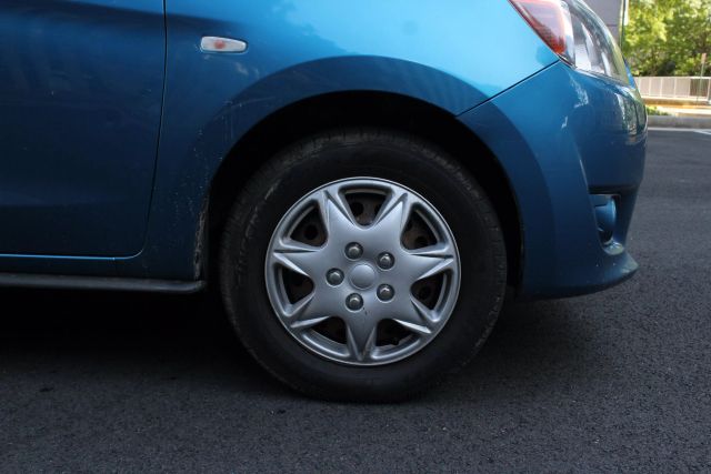 Vehicle image 11 of 34