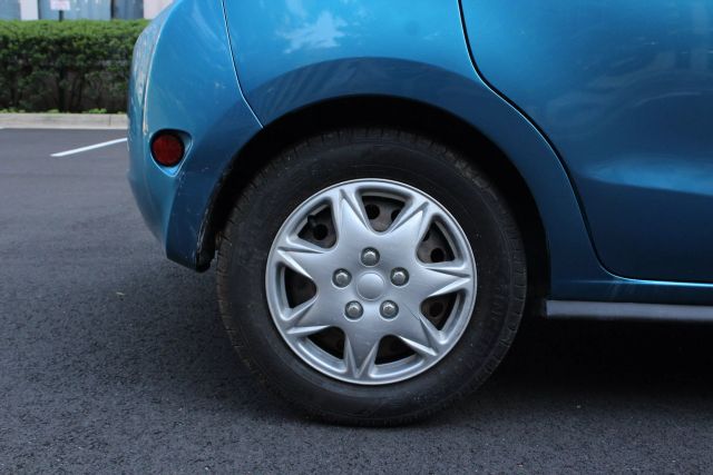 Vehicle image 10 of 34