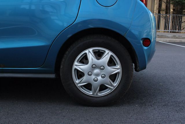 Vehicle image 8 of 34