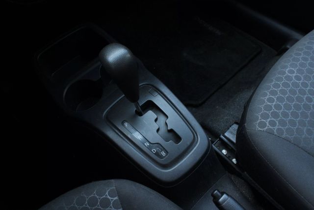 Vehicle image 32 of 34