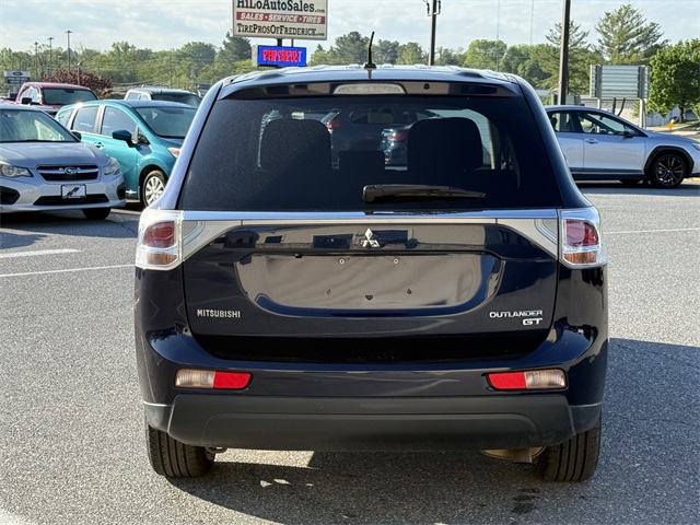 Vehicle image 8 of 24