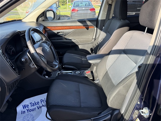 Vehicle image 14 of 24