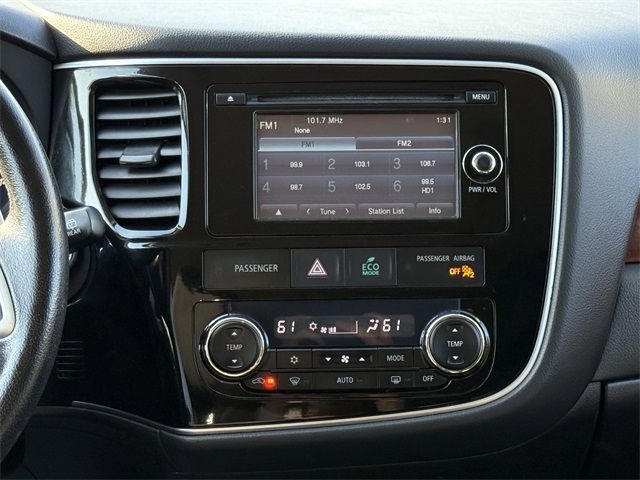 Vehicle image 16 of 24