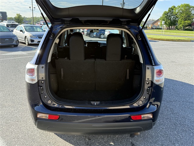 Vehicle image 12 of 24