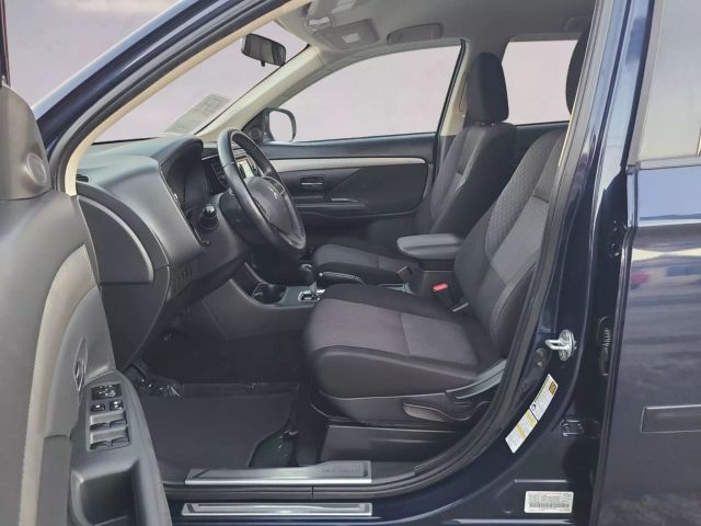 Vehicle image 11 of 27