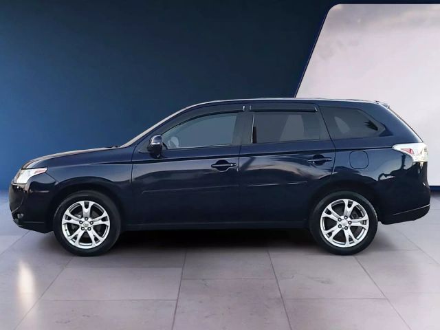 Vehicle image 8 of 27