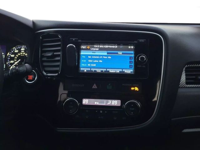 Vehicle image 14 of 27