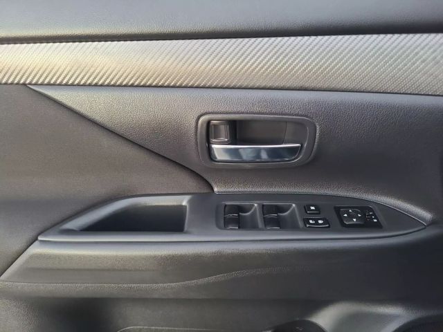 Vehicle image 10 of 27