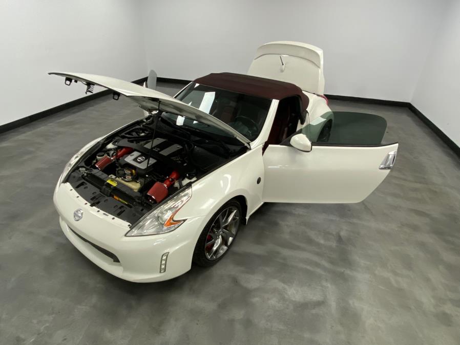Vehicle image 19 of 60
