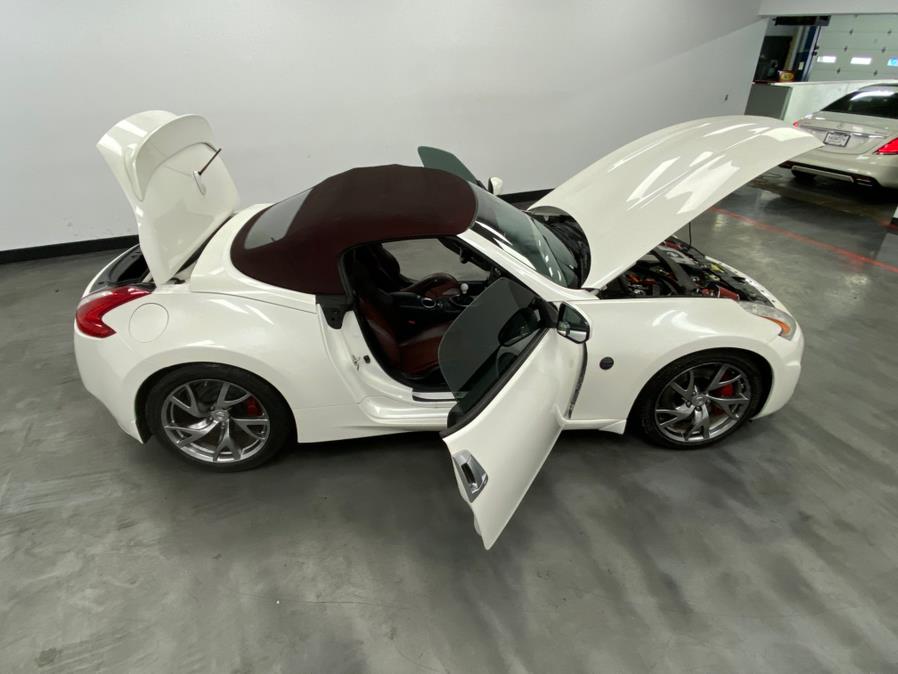 Vehicle image 58 of 60