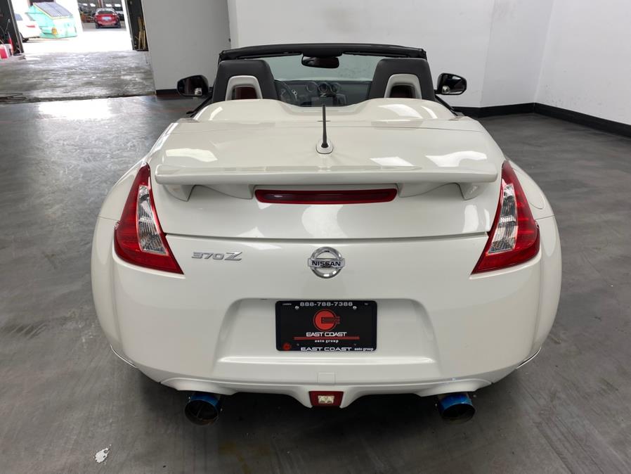 Vehicle image 10 of 60