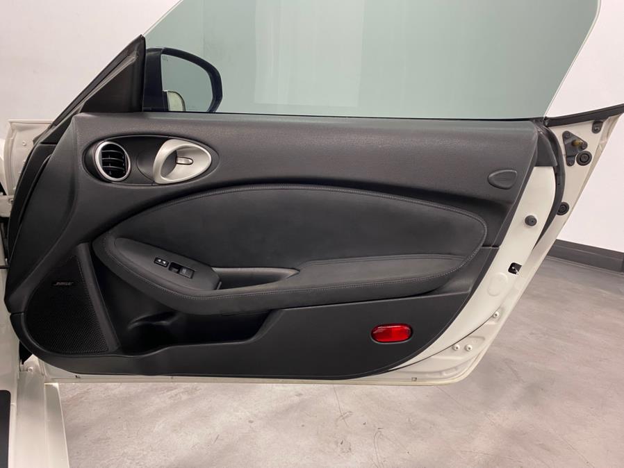 Vehicle image 54 of 60