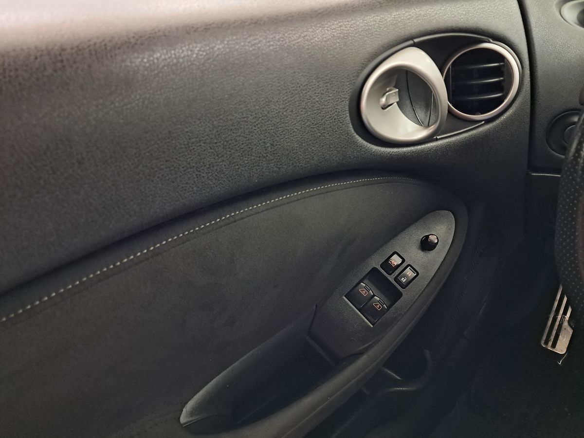 Vehicle image 13 of 30