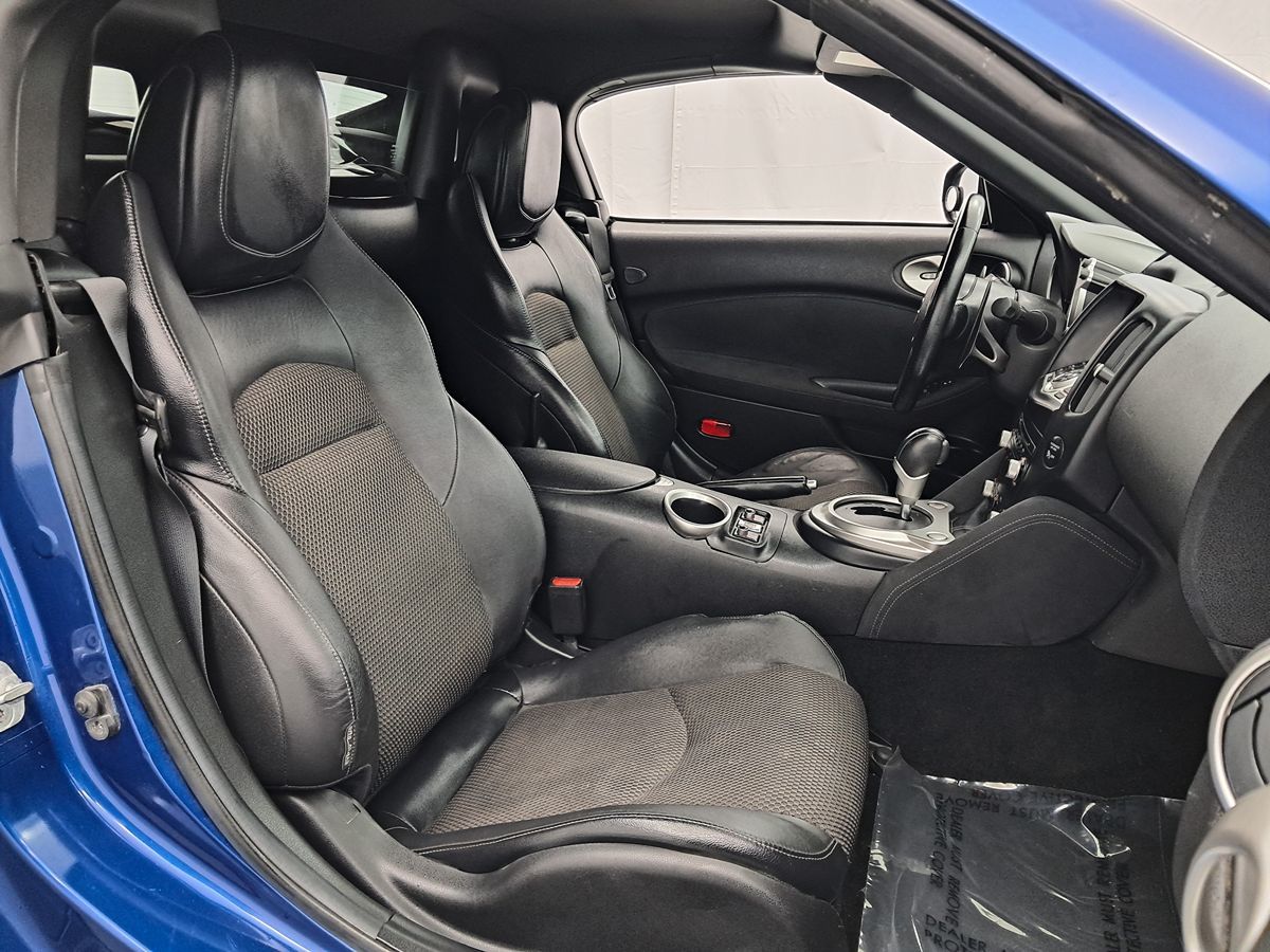 Vehicle image 24 of 30