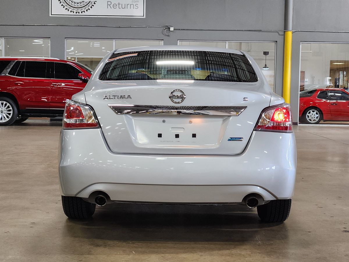Vehicle image 10 of 50