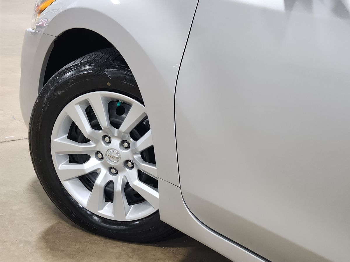 Vehicle image 23 of 50