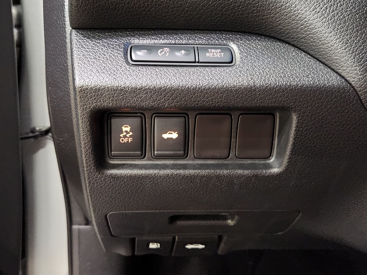 Vehicle image 39 of 50