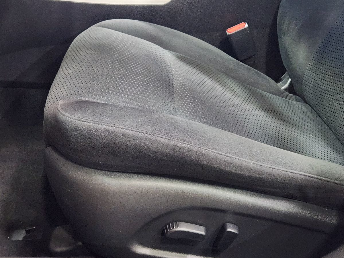 Vehicle image 42 of 50