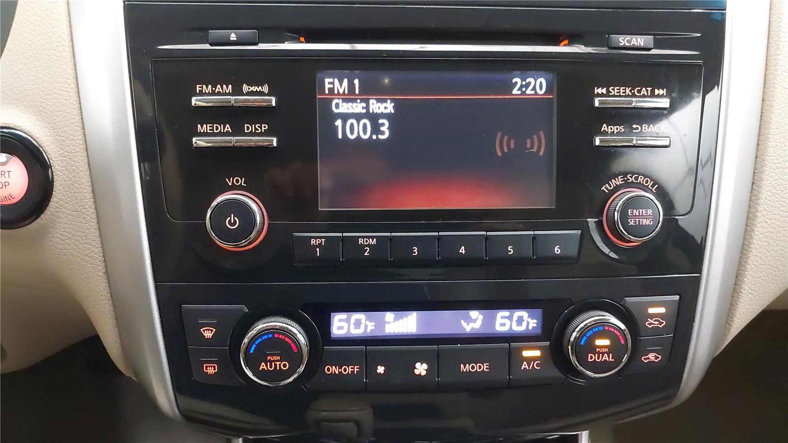 2014 Nissan Altima 2.5 SL Image 22 of 42