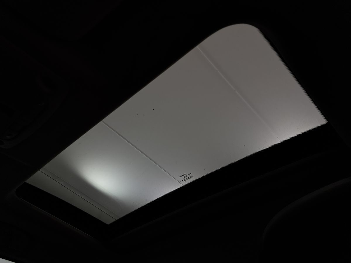 Vehicle image 22 of 36