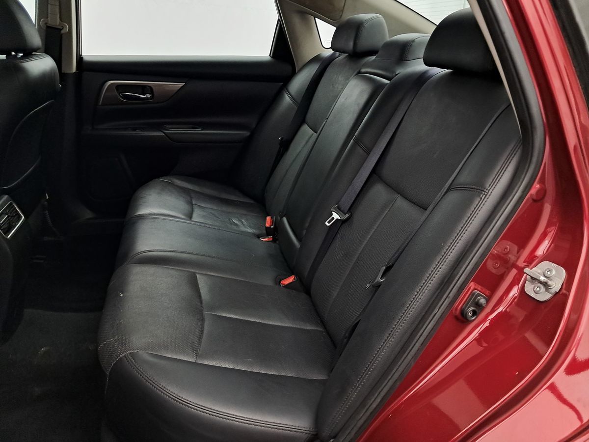 Vehicle image 10 of 36