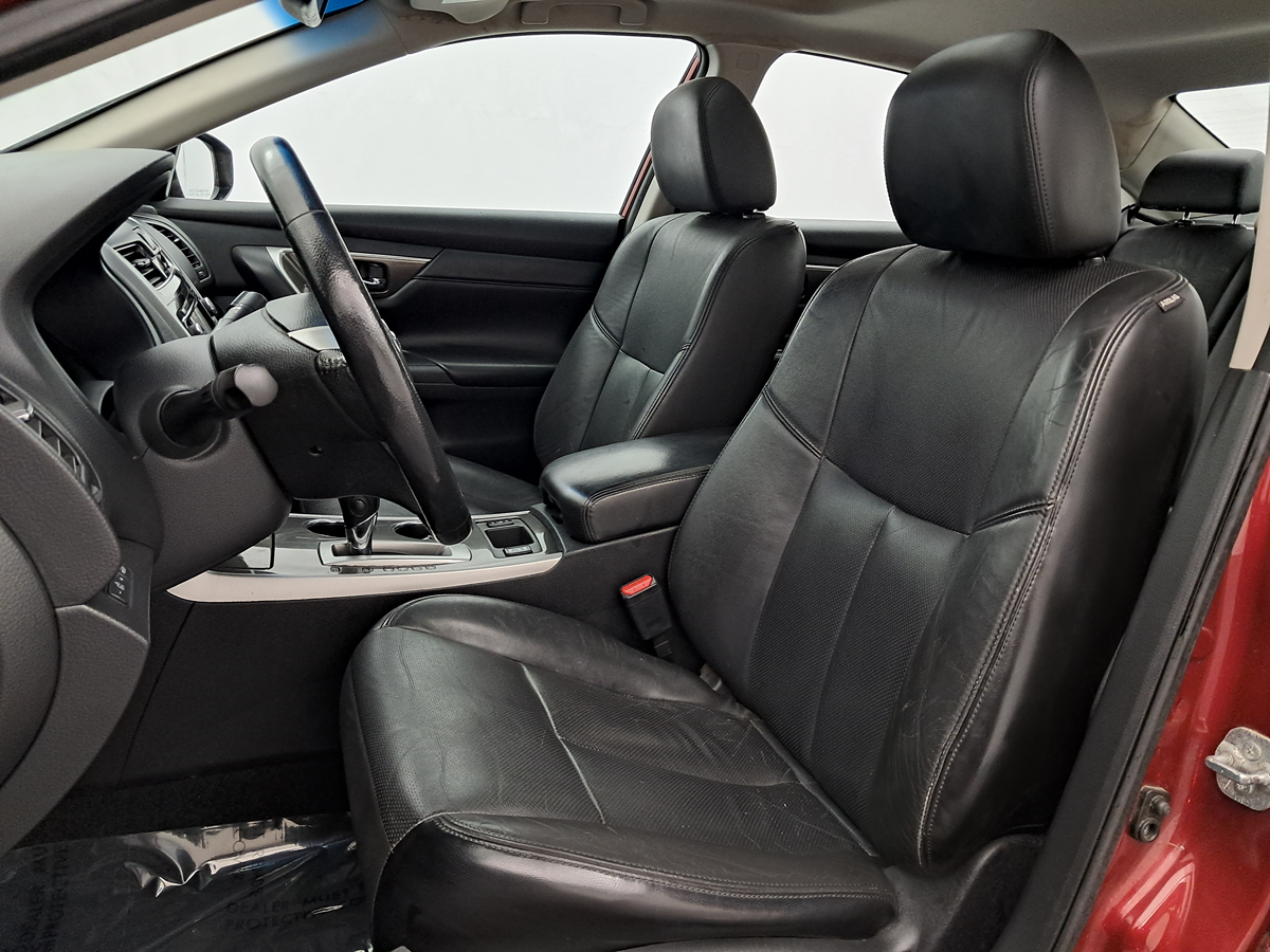 Vehicle image 9 of 36