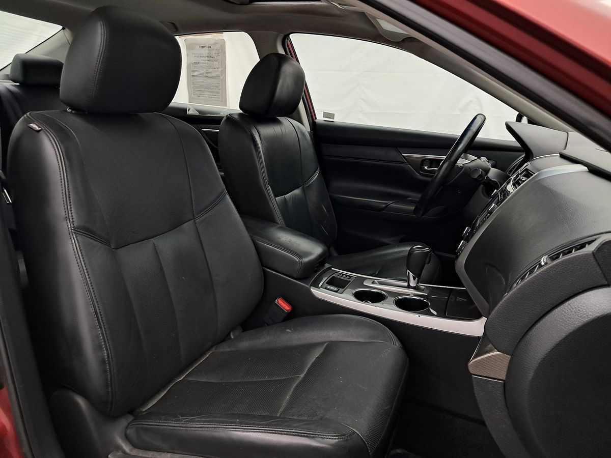 Vehicle image 8 of 36
