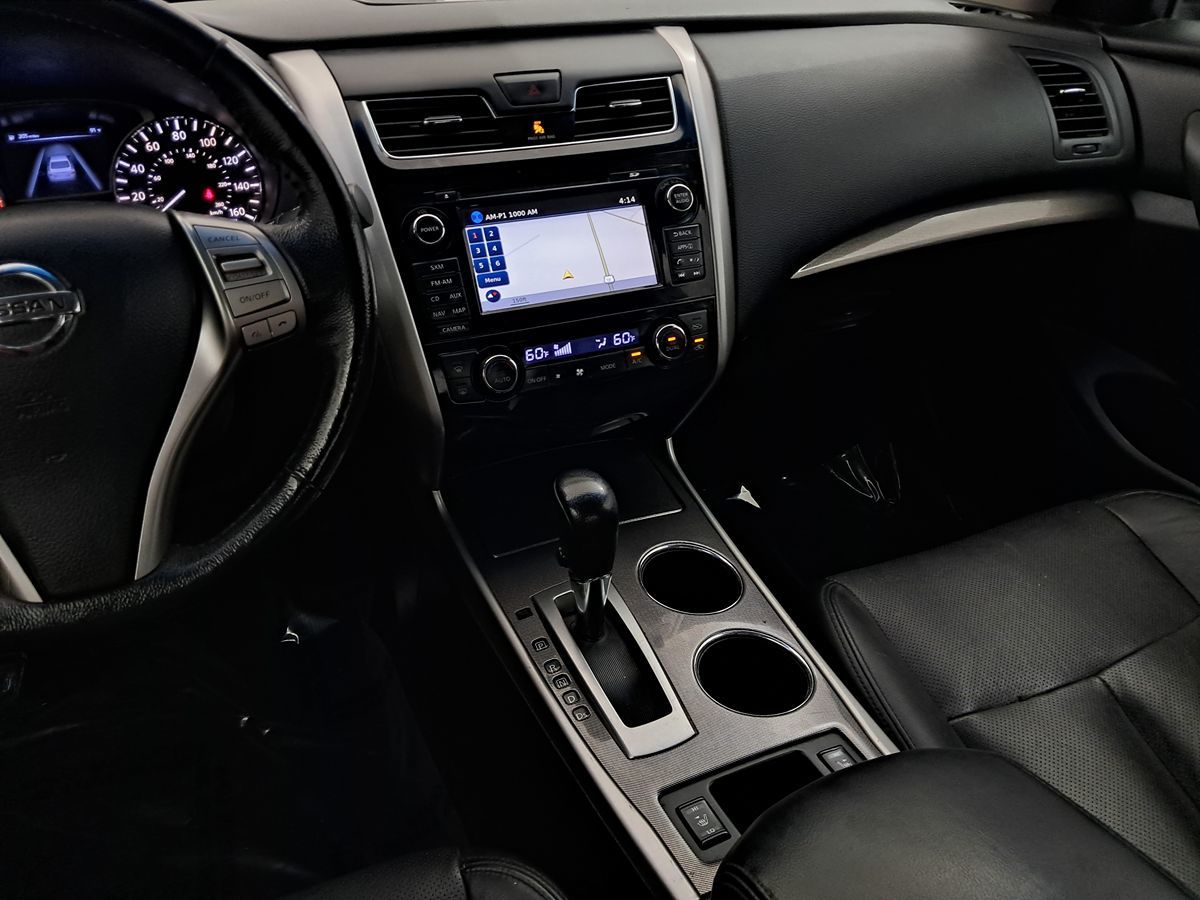 Vehicle image 20 of 36